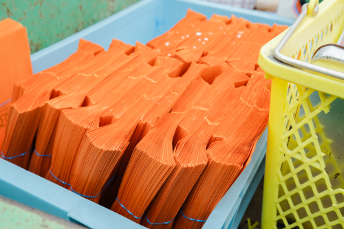 箱に入った7つの桃