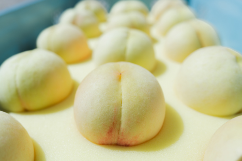 切った桃